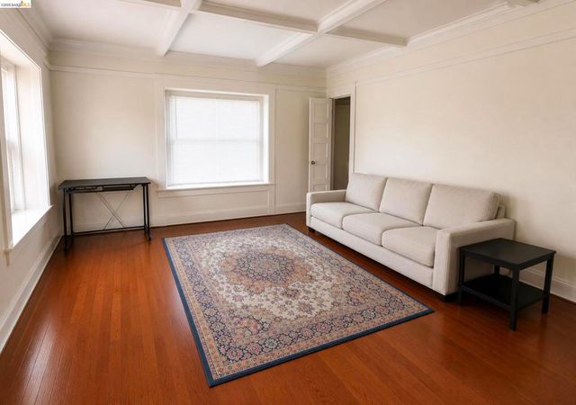 1251 Macarthur Blvd, Oakland, CA 94610