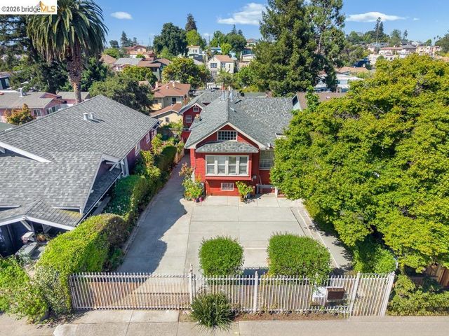 1251 Macarthur Blvd, Oakland, CA 94610