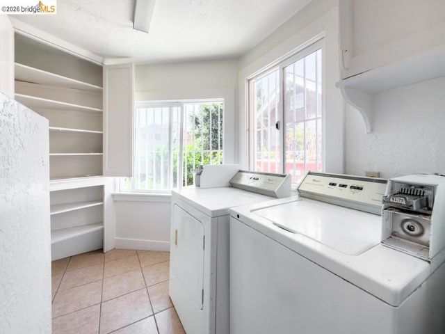 1251 Macarthur Blvd, Oakland, CA 94610