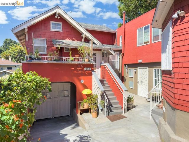 1251 Macarthur Blvd, Oakland, CA 94610