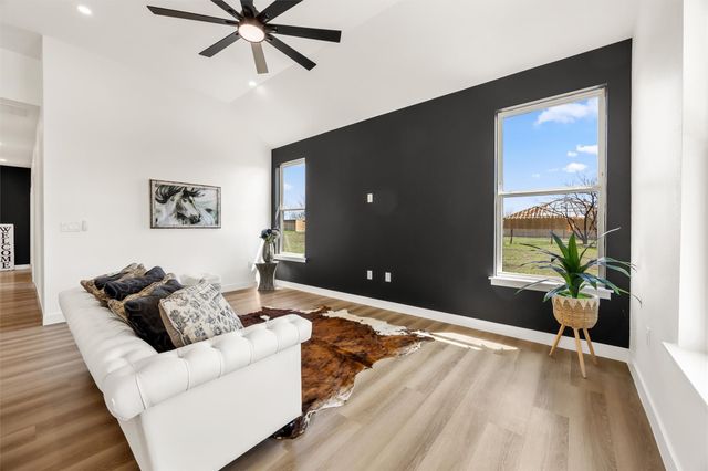 260 Amaranta LN, Dale, TX 78616