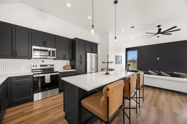 260 Amaranta LN, Dale, TX 78616