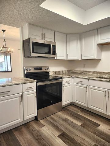 544 FAIRWAYS DRIVE B, Ocala, FL 34472
