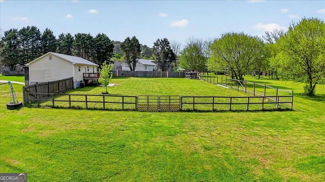 5026 Highway 136 W, Talking Rock, GA 30175