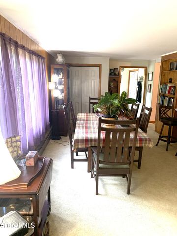10 Dahl Way, Sand Lake, NY 12018