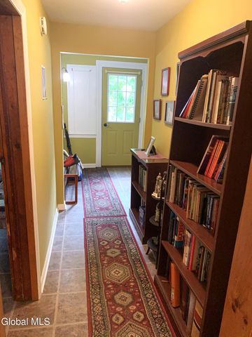10 Dahl Way, Sand Lake, NY 12018