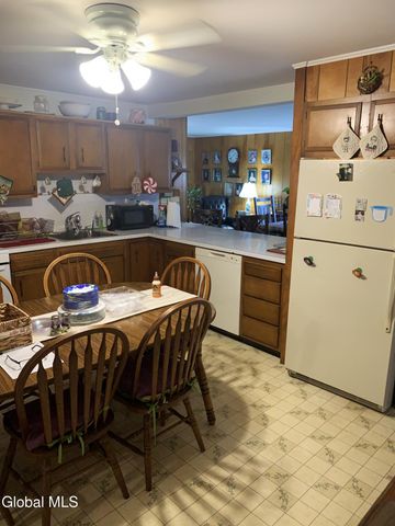 10 Dahl Way, Sand Lake, NY 12018