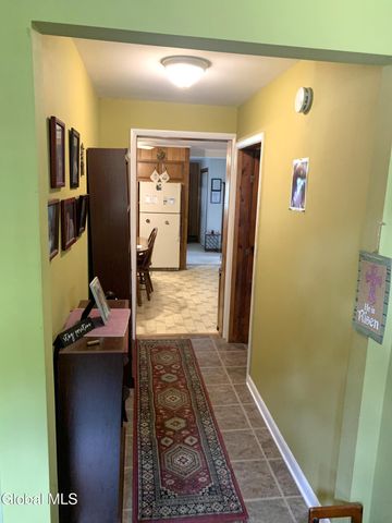 10 Dahl Way, Sand Lake, NY 12018