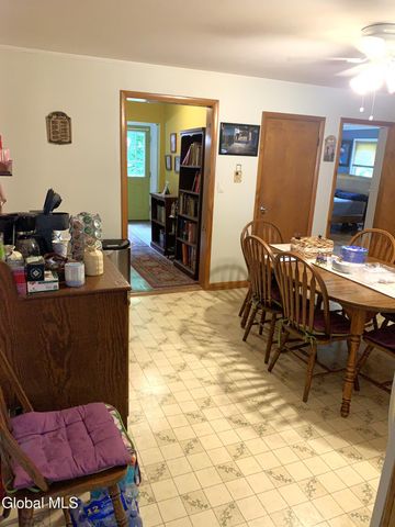 10 Dahl Way, Sand Lake, NY 12018