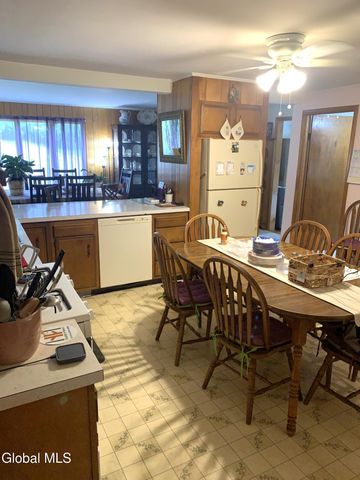 10 Dahl Way, Sand Lake, NY 12018