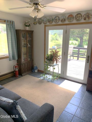 10 Dahl Way, Sand Lake, NY 12018