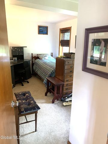 10 Dahl Way, Sand Lake, NY 12018