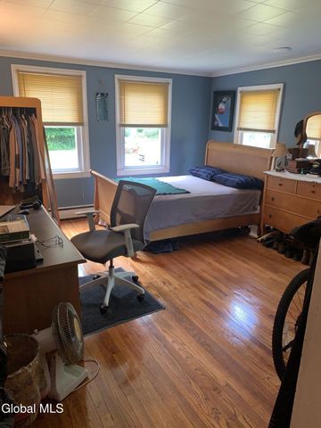 10 Dahl Way, Sand Lake, NY 12018