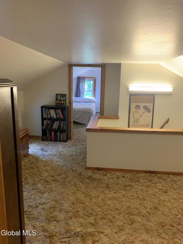 10 Dahl Way, Sand Lake, NY 12018