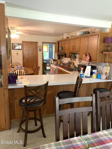 10 Dahl Way, Sand Lake, NY 12018