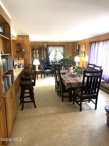 10 Dahl Way, Sand Lake, NY 12018