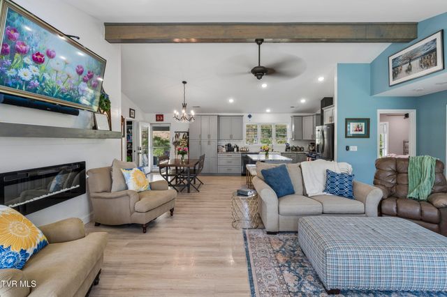 143 Stage Road, Jonesborough, TN 37659
