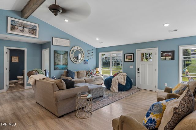 143 Stage Road, Jonesborough, TN 37659