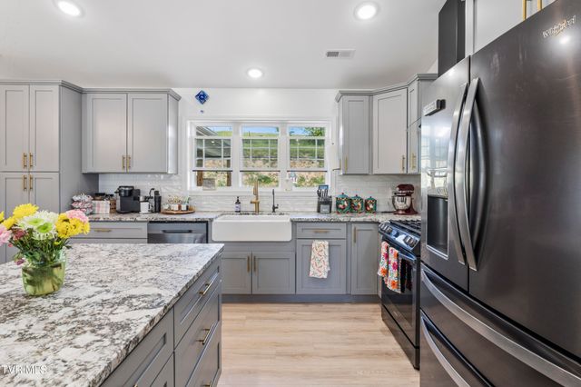 143 Stage Road, Jonesborough, TN 37659