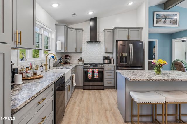 143 Stage Road, Jonesborough, TN 37659