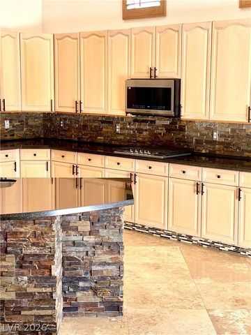 385 Apple River Court, Las Vegas, NV 89148