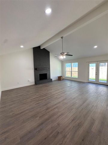 9 Woodlot Court, The Woodlands, TX 77380