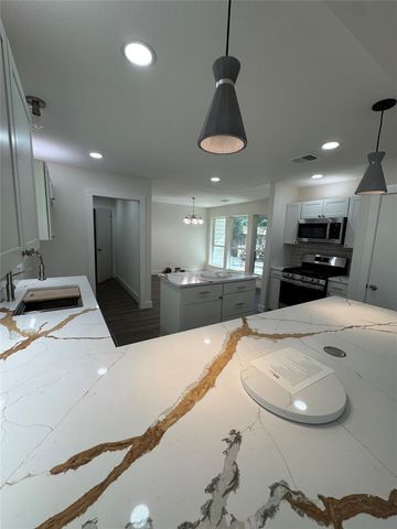 9 Woodlot Court, The Woodlands, TX 77380