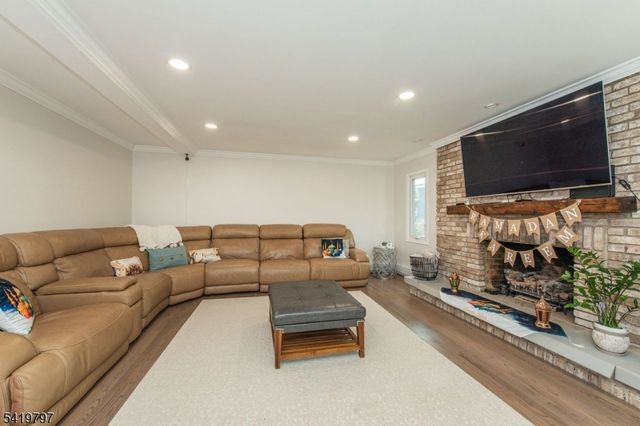 3 S Hampton Dr, Fairfield Twp., NJ 07004