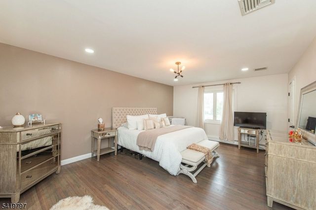 3 S Hampton Dr, Fairfield Twp., NJ 07004