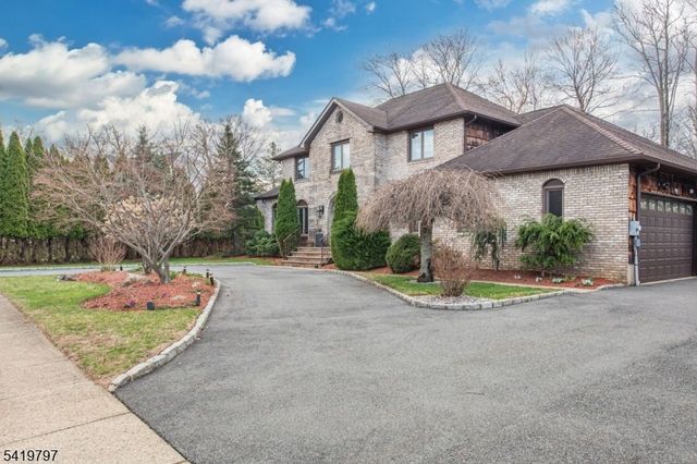 3 S Hampton Dr, Fairfield Twp., NJ 07004