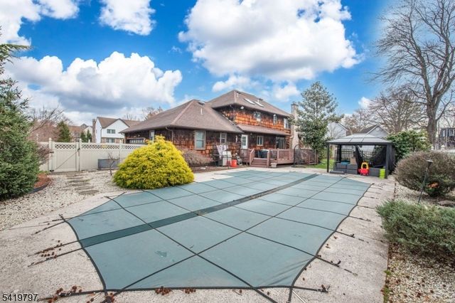 3 S Hampton Dr, Fairfield Twp., NJ 07004