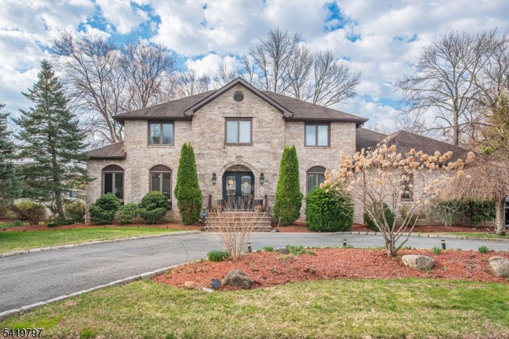 3 S Hampton Dr, Fairfield Twp., NJ 07004