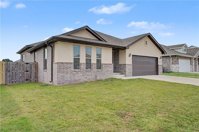 2040 Periwinkle Place, Centerton, AR 72719