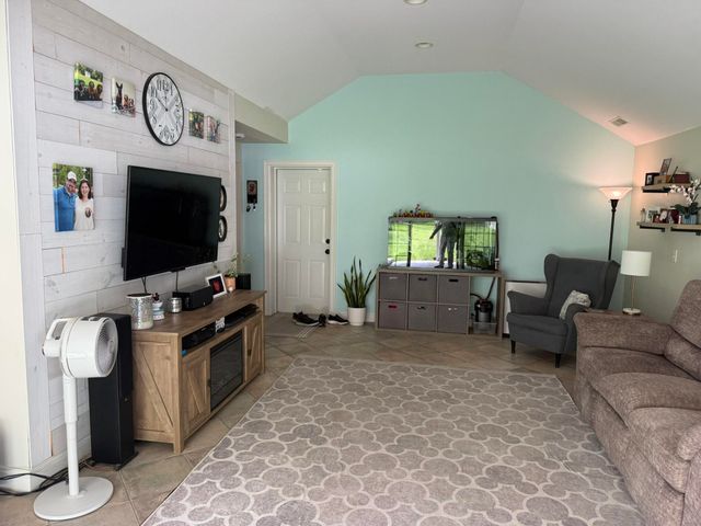 14231 Racho Boulevard, Taylor, MI 48180