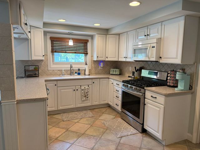 14231 Racho Boulevard, Taylor, MI 48180