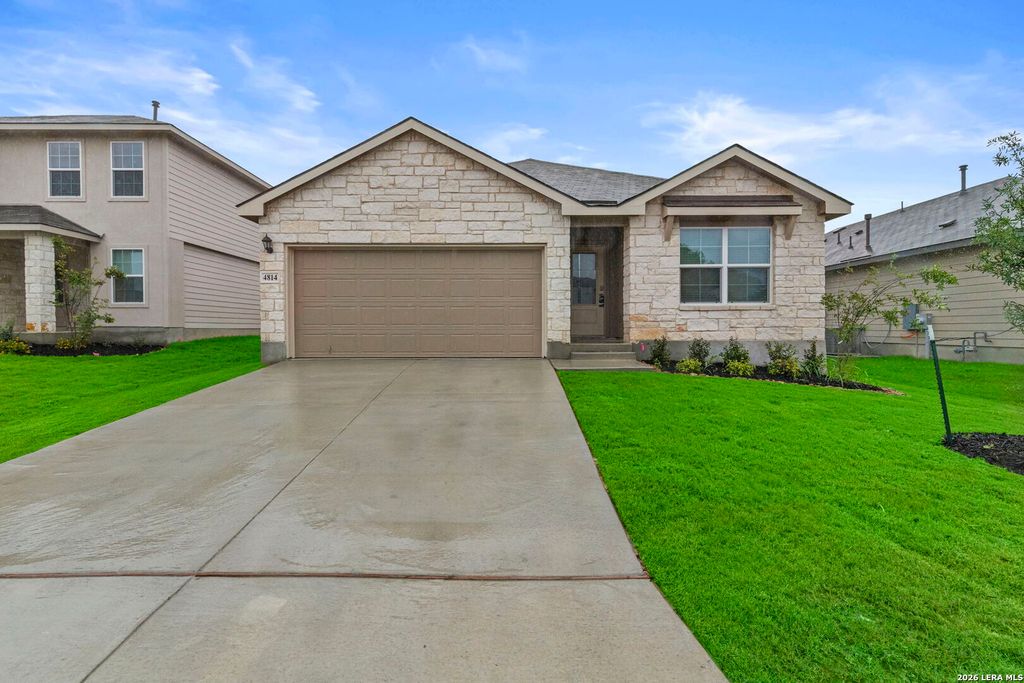 4814 Quartz Row Dr, San Antonio, TX 78253