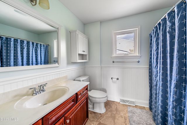 62 Wood Terrace, Albany, NY 12208