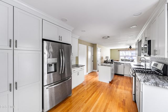 62 Wood Terrace, Albany, NY 12208