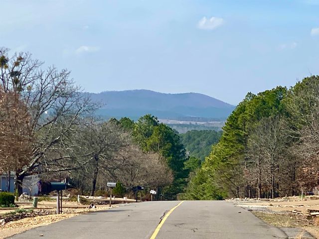 153 Castano Dr, Hot Springs Village, AR 71909