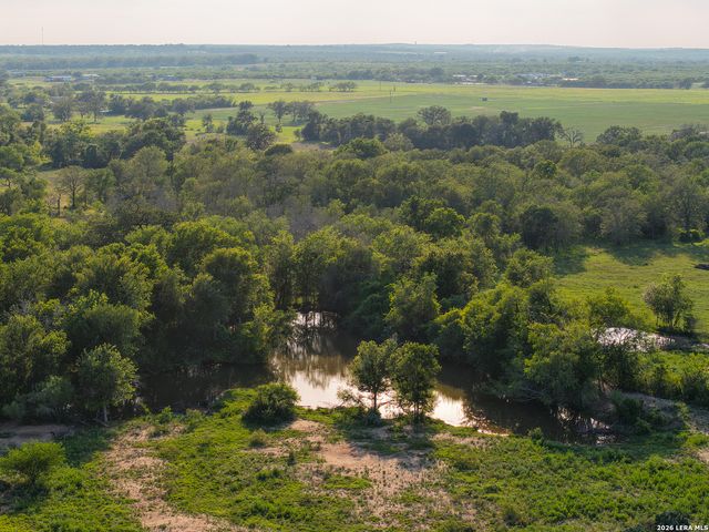 430 WATTS RD, Kingsbury, TX 78638