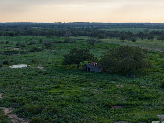 430 WATTS RD, Kingsbury, TX 78638
