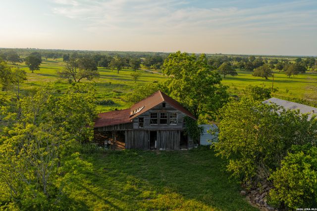 430 WATTS RD, Kingsbury, TX 78638