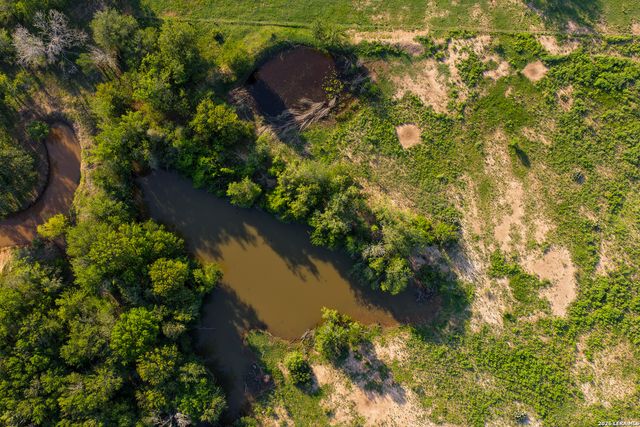 430 WATTS RD, Kingsbury, TX 78638