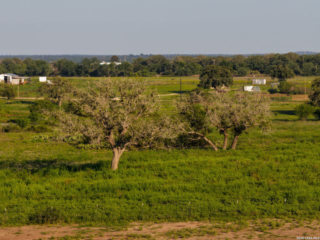 430 WATTS RD, Kingsbury, TX 78638