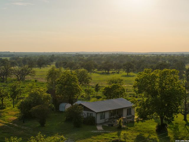 430 WATTS RD, Kingsbury, TX 78638