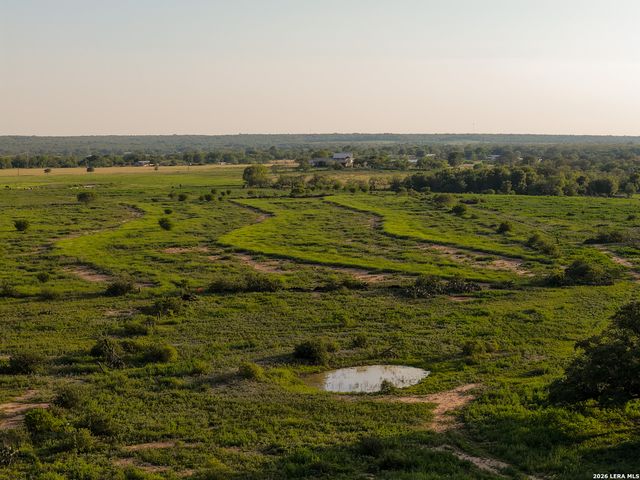 430 WATTS RD, Kingsbury, TX 78638