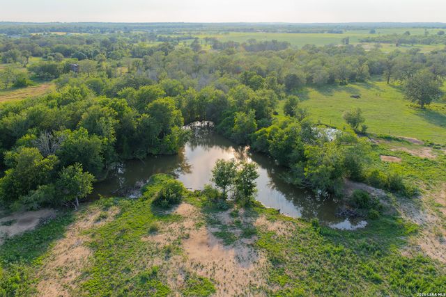 430 WATTS RD, Kingsbury, TX 78638