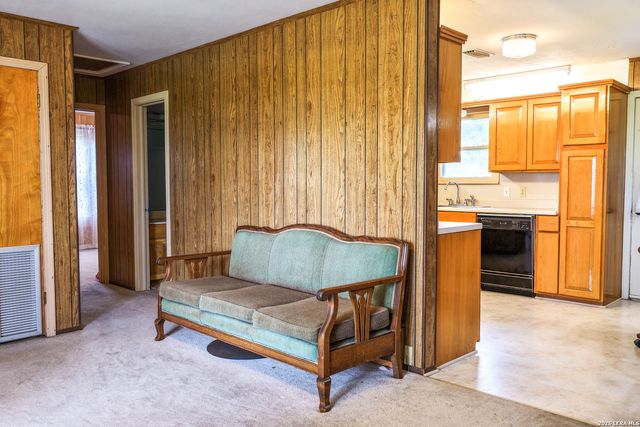 430 WATTS RD, Kingsbury, TX 78638