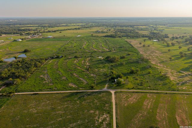 430 WATTS RD, Kingsbury, TX 78638