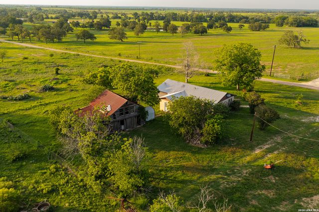 430 WATTS RD, Kingsbury, TX 78638
